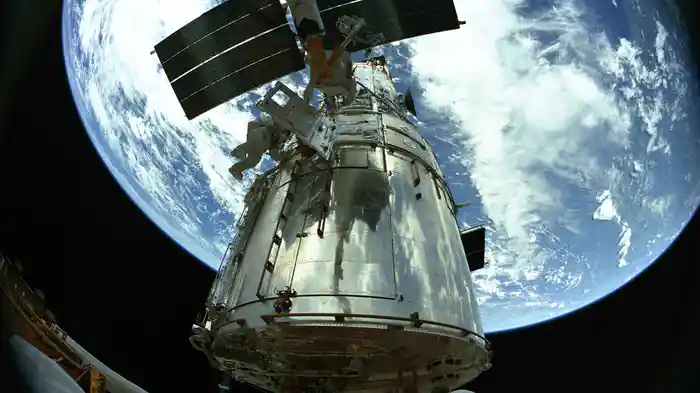HUBBLE -ハッブル宇宙望遠鏡-