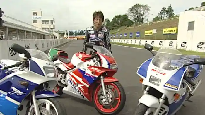 蘇る2ストレプリカ NSR vs RGV-Γ［2009］