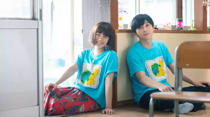 青くて痛くて脆い
