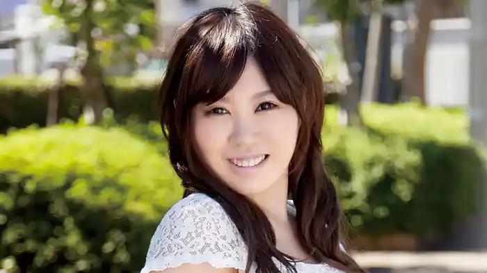 佐藤恵子『白金在住のお嬢様はF女学院の現役大学生!まだ男性経験ゼロの処女なのに着エロデビュー!R-18』