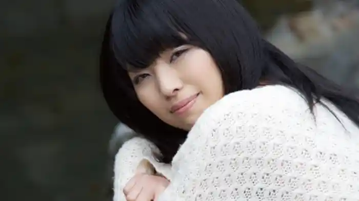 かりん『アイドル事務所にアルバイトに来た地味だけど可愛い女の子をセクハラ三昧！R-18』