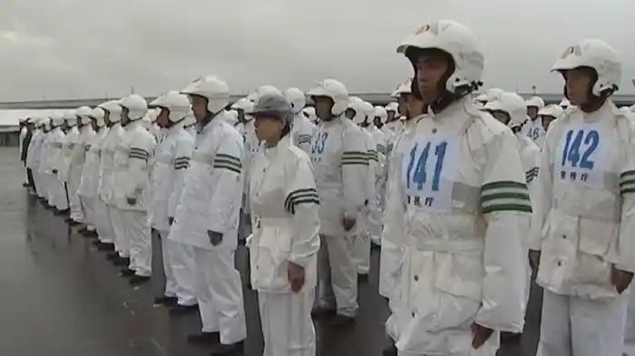 白バイに学ぶ雨天走行100％グリップ術［2010］