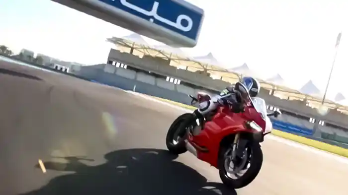 最新スーパースポーツ超上決戦!! 1199 PANIGALE S vs S1000RR［2012］