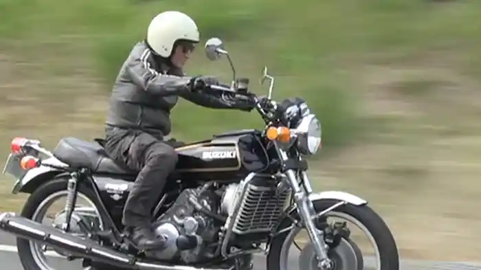 サウンド・オブ・エンジン 〜音と映像で綴る伝説の絶版車たち〜［2015］