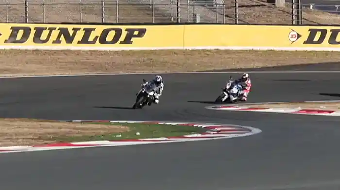 16 SUPER TEST 200psガチ対決：ZX-10R vs YZF-R1［2016］