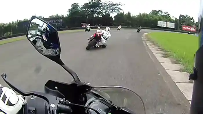 サーキット全開テスト！CBR250RR vs YZF-R25／Ninja250［2017］