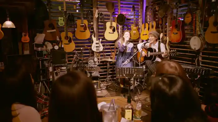 恋人もいないのに