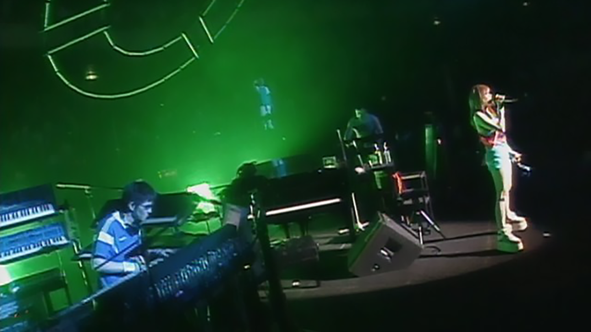 globe tour 2002 CATEGORY TRANCE u0026 ALL GENRE -1day SPECIAL LIVE in 日本武道館(音楽・アイドル  / 2002) - 動画配信 | U-NEXT 31日間無料トライアル