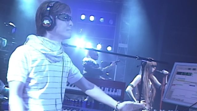 globe special live -genesis of next-(音楽・ライブ / 2002) - 動画