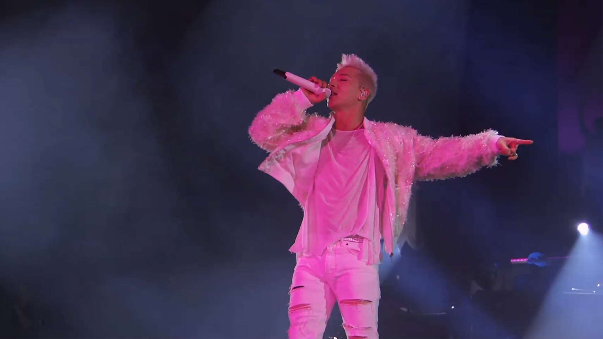 Taeyang 17 World Tour White Night In Japan Sol From Bigbang の動画視聴 あらすじ U Next