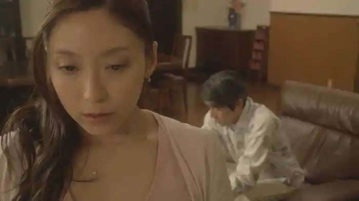 同級生　蝕まれてゆく人妻