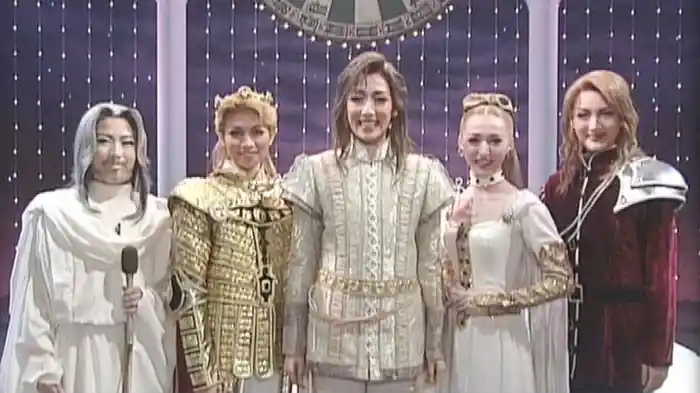 TAKARAZUKA NEWS Pick Up「星組宝塚バウホール公演 『ランスロット』 突撃レポート」~2011年8月より~