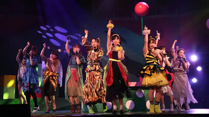 AKB48 チーム8 単独公演「Bee School」