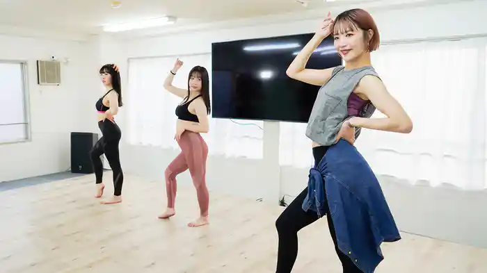 完全燃焼ガール～大人のダンスフィットネス、ときどき筋トレ～