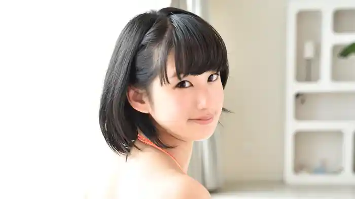 広瀬まりん『清純優等生 桜色の素肌』