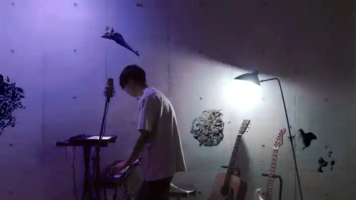 LUCKY TAPES - LIVE IN (personal) SPACE