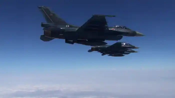 F-2コクピット・アイズ