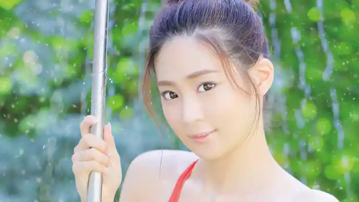 伊藤愛梨『白く透き通るLADYは露出シンデレラ』