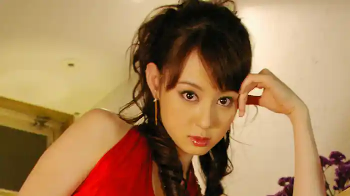 秋山莉奈『接近視線』