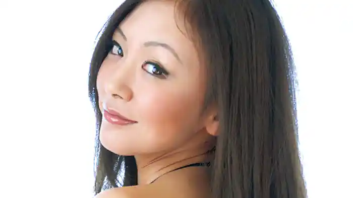 西河あやこ『オトコの欲望を刺激する!ヨダレだらだら、愛液ヌルヌル、迸るフェロモン!分泌エロオンナ』