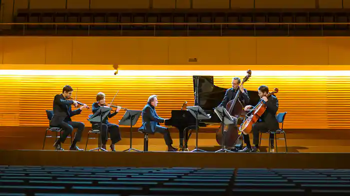 グラーフェンエッグ城における音楽の旅