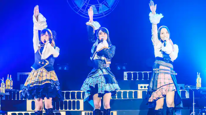 イヤホンズ 3周年記念LIVE Some Dreams Tour 2018 -新次元の未来泥棒ども-