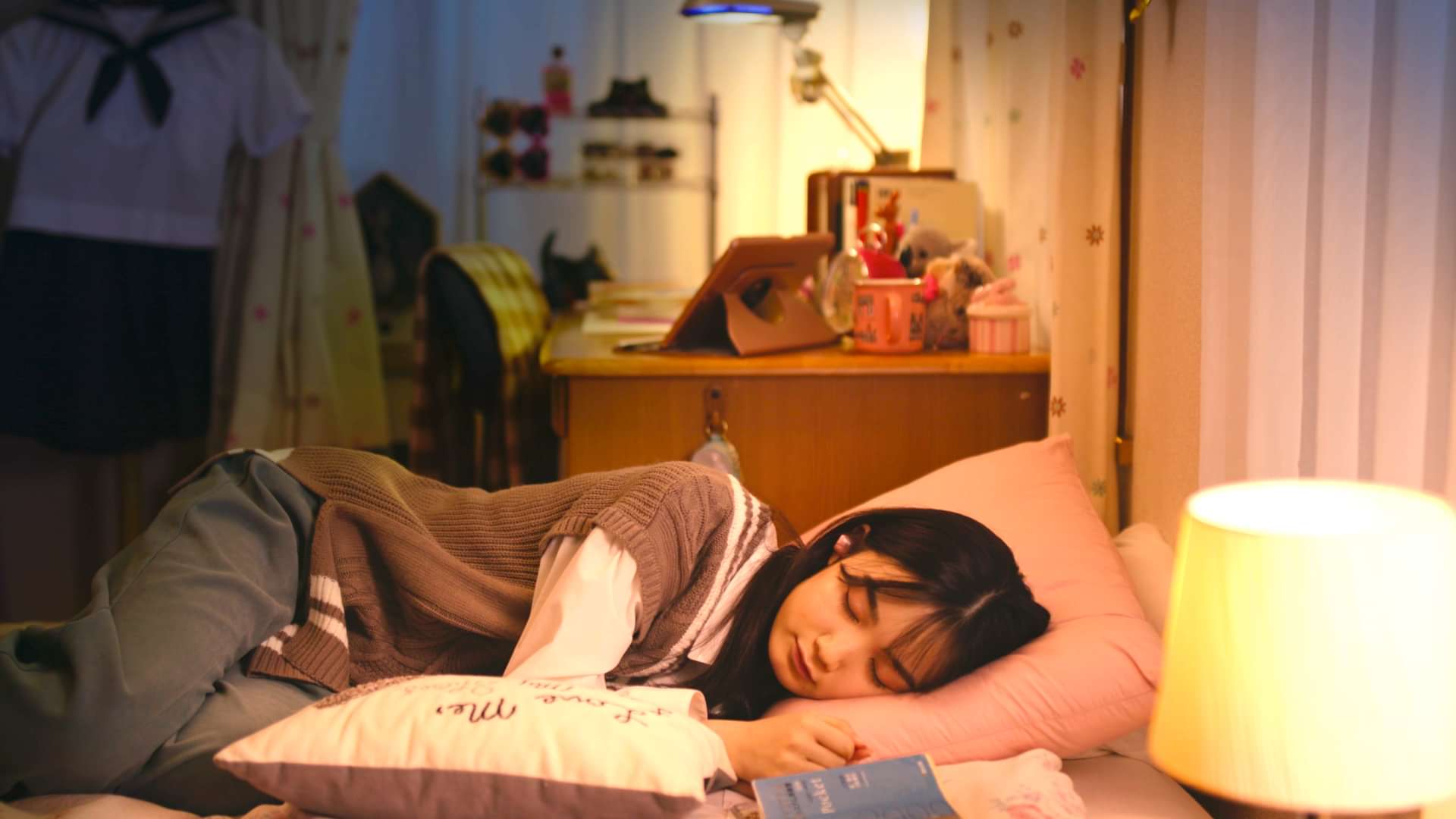 Beats To Relax 女子高生の部屋 ベッド編 Relax World バラエティ 21 動画配信 U Next 31日間無料トライアル