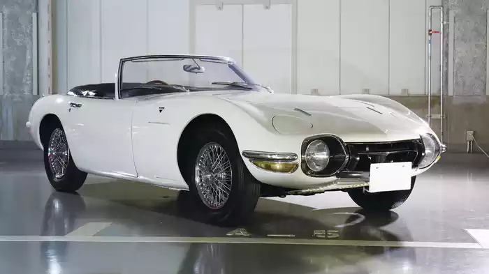 TOYOTA 2000GT