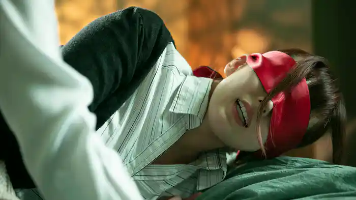 花咲く部屋、昼下がりの蕾