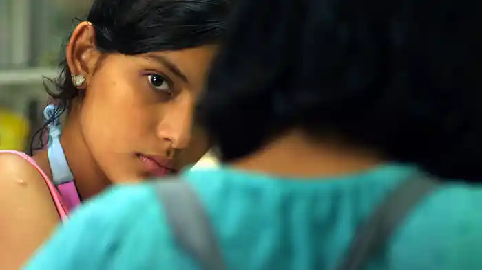 くもり空の下で