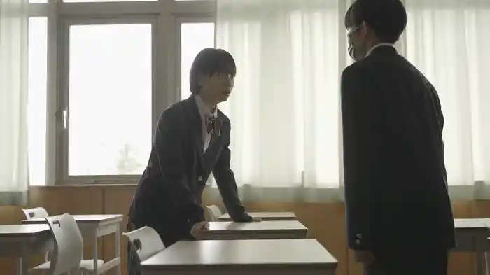 鯛を持って駆ける少女