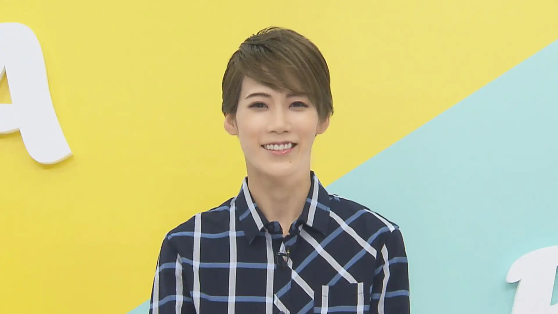Takarazuka News Pick Up どっち どっち リターンズ 鷹翔千空 バラエティ 21 動画配信 U Next 31日間無料トライアル