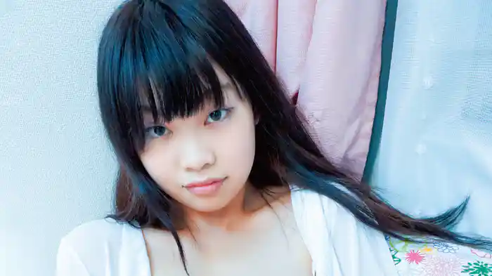 石橋ひかる『黒髪美少女まさかの強制絶頂～淫は異なもの味なもの体をくねらせスケベなお強請り』