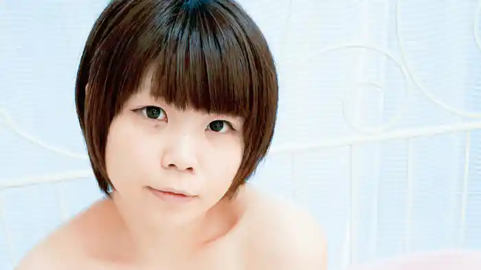 吉井まひろ『色白純朴娘ちゃんは脱がせてみたら柔乳の神ボディ！』