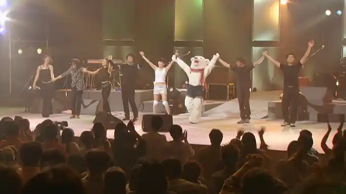 愛があれば大丈夫 (Live at NHKホール, 2001.12.19)