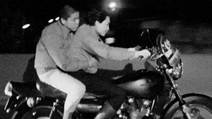 ゴッド・スピード・ユー！BLACK　EMPEROR.