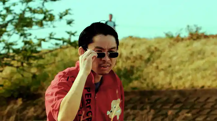 まずは空手チョップ