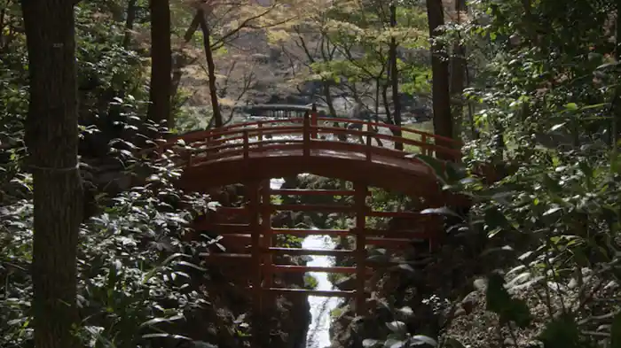 静謐の美・日本庭園と盆栽
