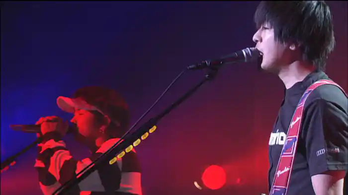 corona(Live at 渋谷公会堂,2001.11.21)