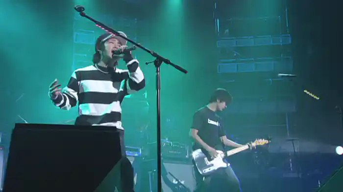 ありあまる地上の憂鬱とよろこび（Live at 渋谷公会堂,2001.11.21）