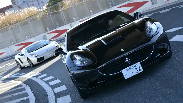 V8 FERRARI