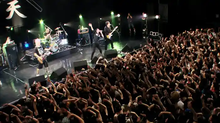 D-LIVE IN JAPAN 2011