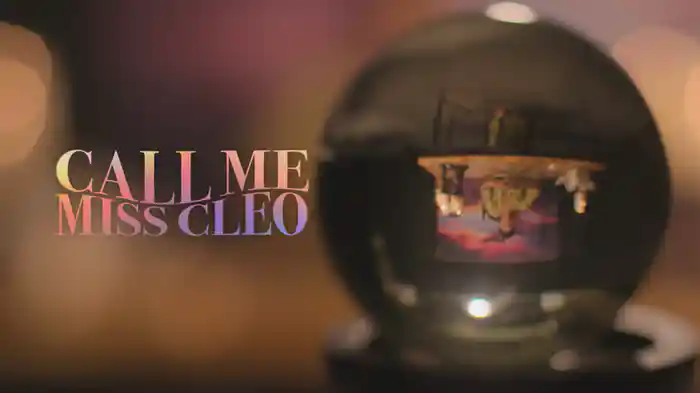 ミス・クレオにお電話を -テレビから姿を消した霊能力者-