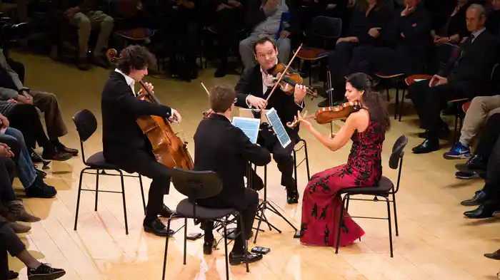 ベルチャ弦楽四重奏団、ハイドン、リゲティ、ドヴォルザークを演奏