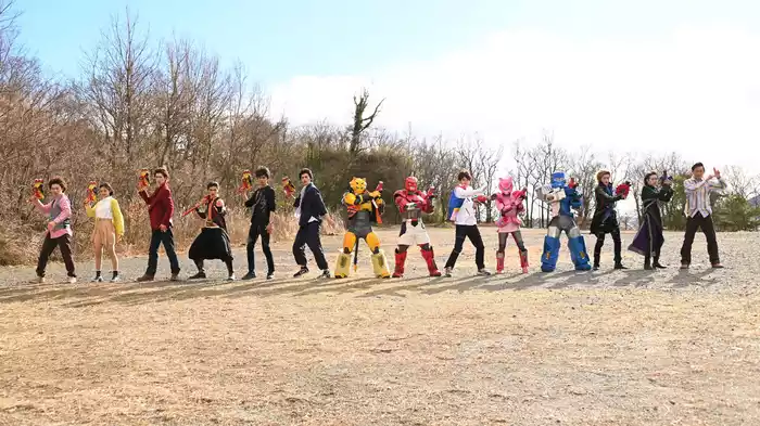 暴太郎戦隊ドンブラザーズＶＳゼンカイジャー