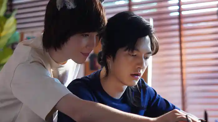 ほら、耳がみえてるよ! MEOW~EARS UP!