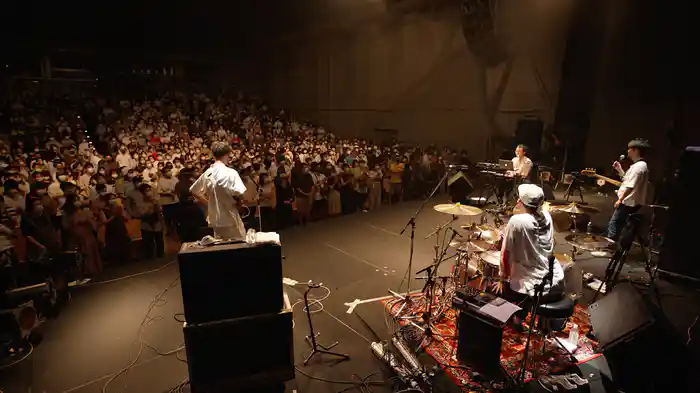 IN THE HALL SESSIONS THE 1st HALF