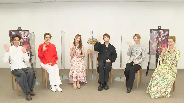 NOW ON STAGE 星組宝塚大劇場・東京宝塚劇場公演『1789　－バスティーユの恋人たち－』