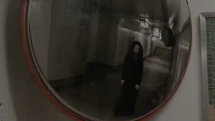 佇むモンスター