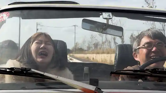 ビキニアイドルが乗っています